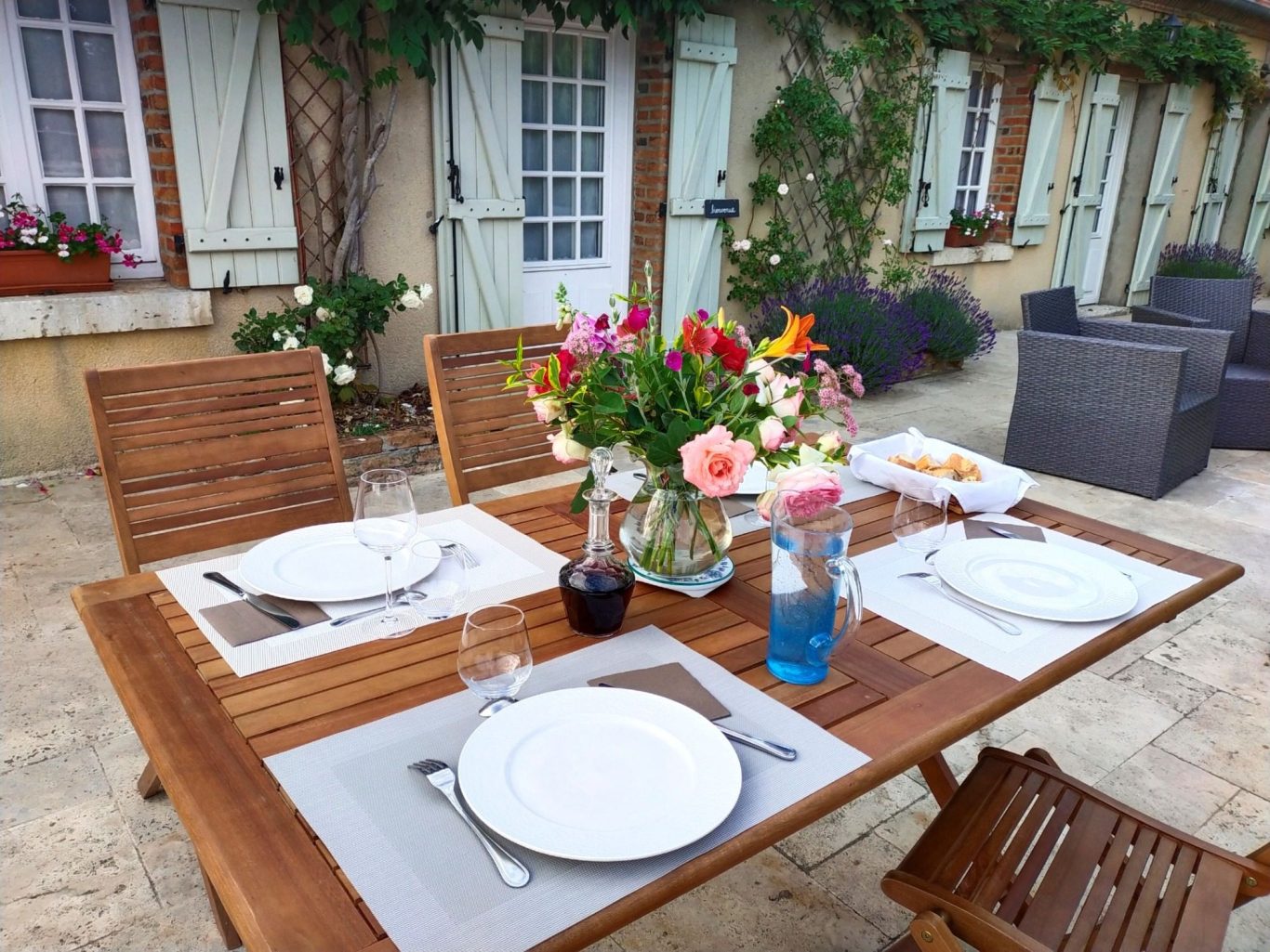 Gastronomie et convivialité en table d'hôtes Gastronomie et convivialité en table d'hôtes