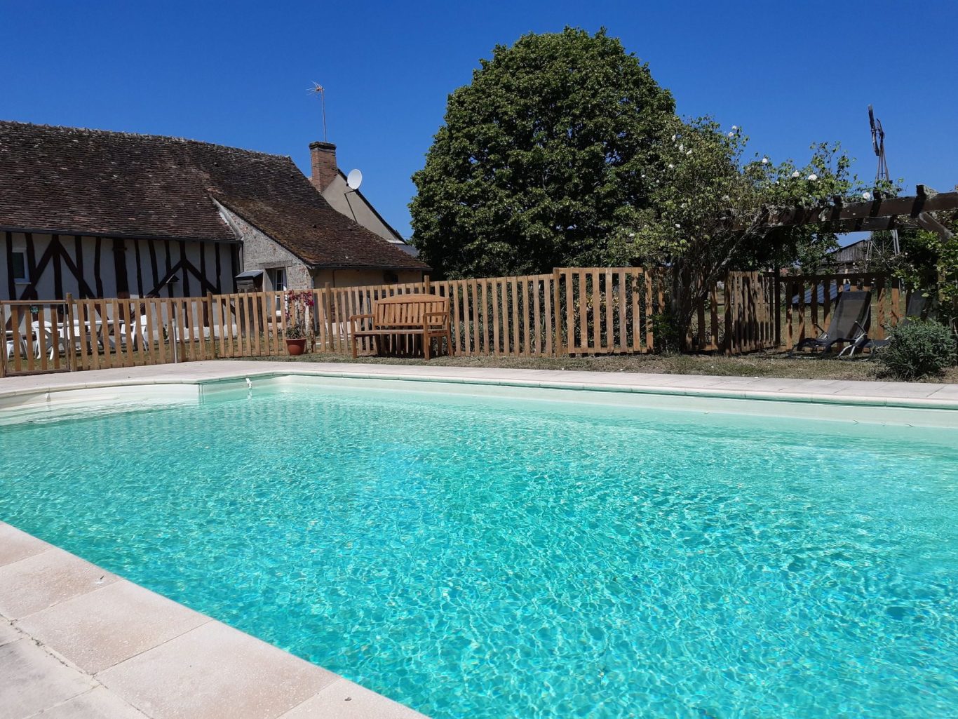 Détente dans la piscine Détente dans la piscine